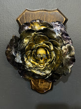 Load image into Gallery viewer, Wall mounted skull rose
