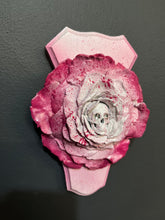 Load image into Gallery viewer, Wall mounted skull rose
