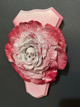 Load image into Gallery viewer, Wall mounted skull rose
